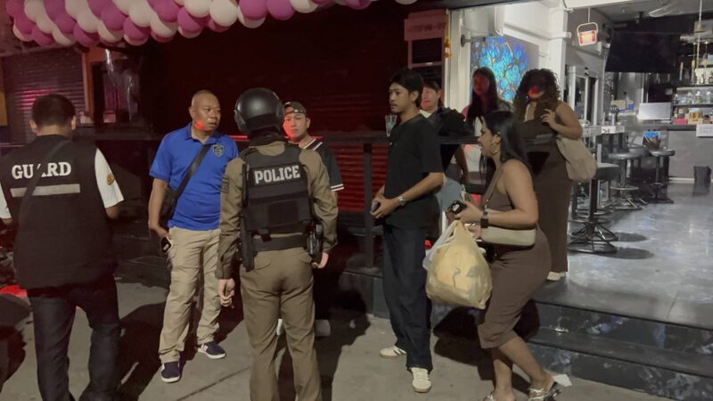 ศึกพนักงานใหม่ เก่า ปะทะคารมณ์ ก่อนตีกันยับ