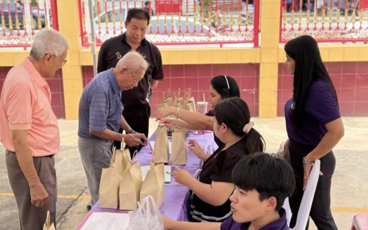 เปิดเวทีรับฟังความคิดเห็น โครงการก่อสร้างตลาดสดเทศบาล 2 เมืองอ่างทอง สรุปผลโหวต “เห็นด้วย” 179 เสียง
