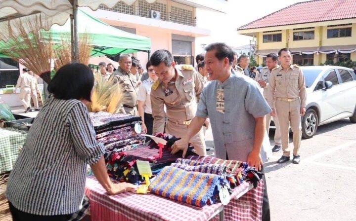 Kick off กิจกรรม “ไทยช่วยไทย” ขนทัพสินค้าราคาประหยัด หวังบรรเทาความเดือดร้อน ลดภาระค่าครองชีพให้ประชาชน