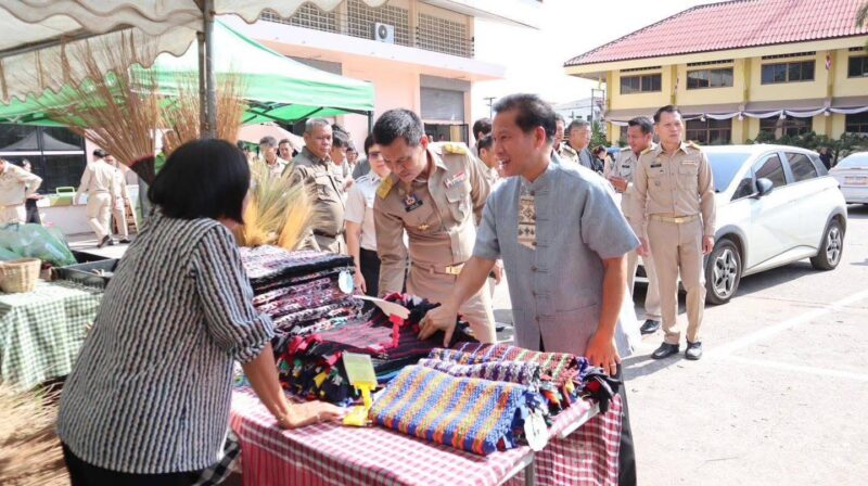 Kick off กิจกรรม “ไทยช่วยไทย” ขนทัพสินค้าราคาประหยัด หวังบรรเทาความเดือดร้อน ลดภาระค่าครองชีพให้ประชาชน