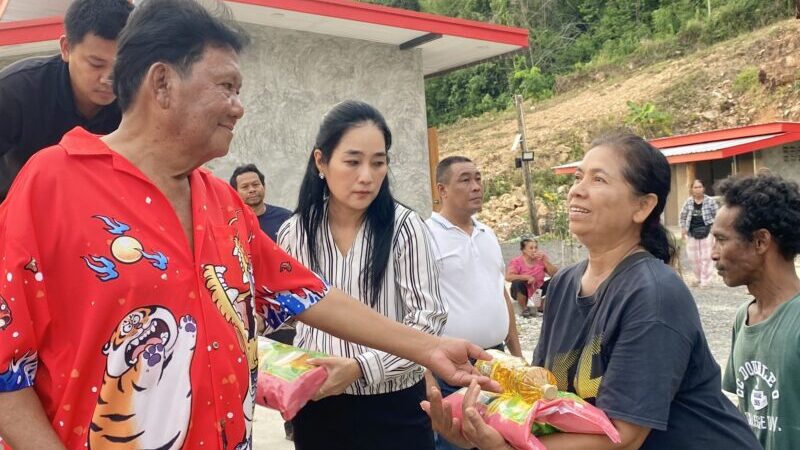 ข่าว เฮียเหลียว” ฉลองวันเกิดครบ 74 ปี แจกข้าวสาร-น้ำมันพืช 740 ชุด คืนกำไรสู่สังคม ณ อ.คลองใหญ่