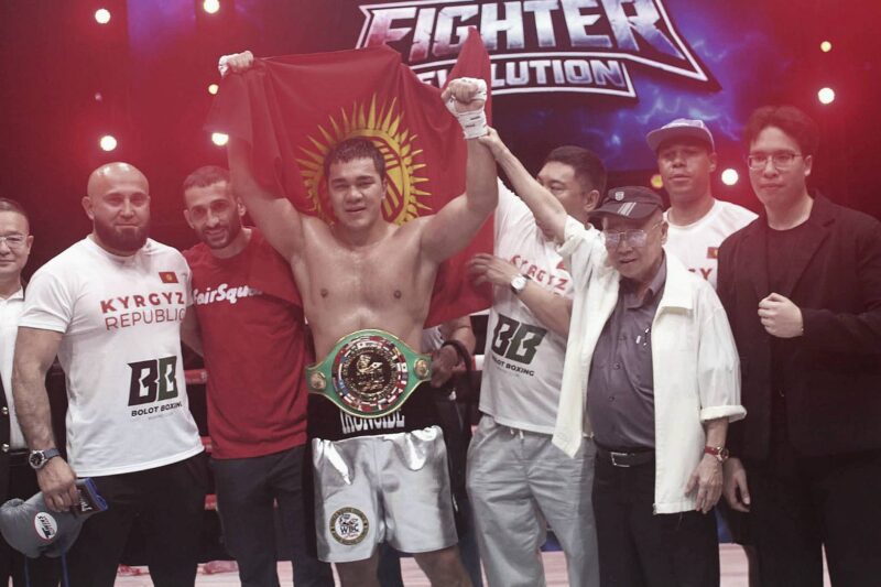 นูเบค วาลิโซนอฟ กำปั้นโหดจากคีร์กีสถานคว้าเข็มขัดว่าง WBC Continental Asia Cruiserweight title หลังฮุคซ้ายเข้าลำตัว ปัญญา ชมพูพวง กำปั้นไทยร่วงให้กรรมการนับ 10 ในยกที่ 4 เป็นคู่เอกในรายการ “THE FIGHTER EVOLUTION ส่วนคู่เอกคู่ที่สอง ลอร่า อัครัม ชนะน็อคยก 5 พิมพิ์ลภัส ร้อยแก้ว คว้าแชมป์ WBC Asia Femaie Feterweight Championship title ที่ เวทีมวย World Siam Stadium 