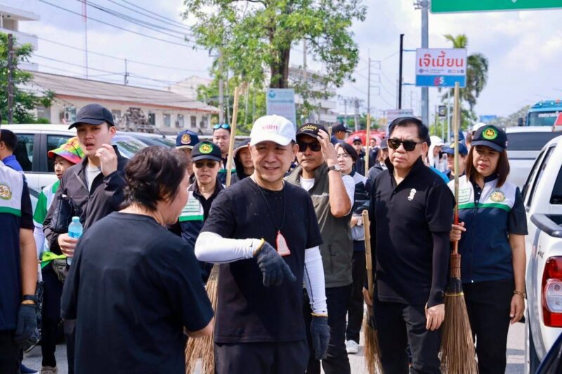 ชลบุรีเดินหน้า “เมืองสะอาด”   ผู้ว่าฯ นำ Big Cleaning Day ครั้งที่ 9 จัดระเบียบถนนสุขุมวิท–แสนสุข
