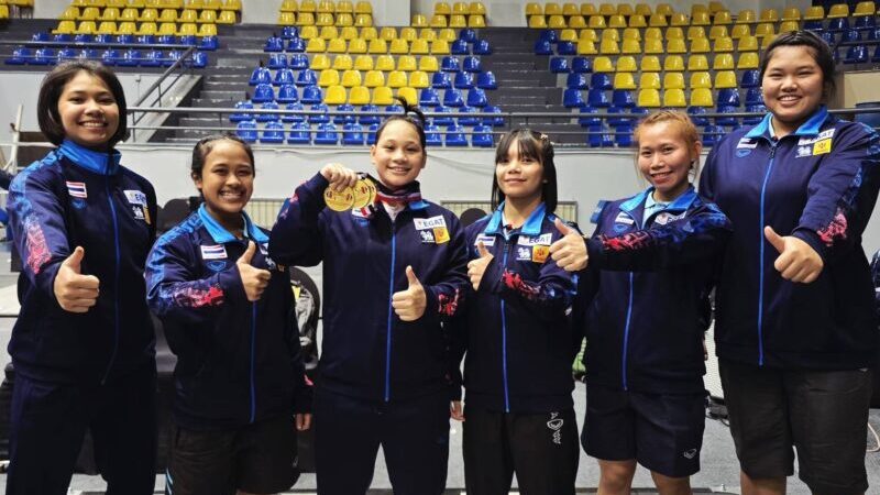  “ธนพร แซ่เตีย” สุดแกร่งโชว์ฟอร์มกระหึ่มเหมาคนเดียว 3 เหรียญทอง รุ่นเยาวชนหญิง 63 กิโลกรัม ในศึกยกน้ำหนักเยาวชนชิงชนะเลิศแห่งโลก ประจำปี 2569 ที่ประเทศอิยิปต์ สรุปผลงานจอมพลังไทยคว้าไปแล้ว 3 เหรียญทอง, 4 เหรียญเงิน และ 1 เหรียญทองแดง