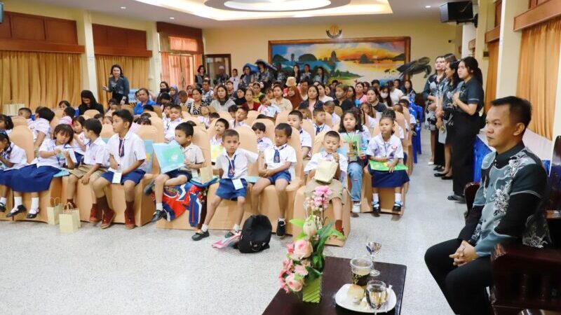 พังงา–โรงเรียนบ้านทุ่งเจดีย์ เปิดค่ายภาษา “Mini English, Chinese and Thai Camp For Kids” เสริมทักษะนักเรียน ป.1 เน้นการสื่อสาร 3 ภาษา