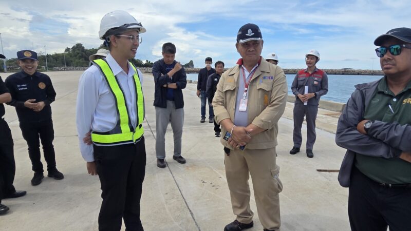 ประจวบคีรีขันธ์ _”ท่าเรือประจวบ” เปิดบ้านรับคณะ ดร.รอยล ชมศักยภาพท่าเทียบเรือน้ำลึก ประตูหลักเชื่อมเศรษฐกิจอ่าวไทย