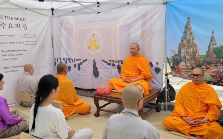 ปทุมธานี วัดไทยในเกาหลีใต้เปิดบูธสอนนั่งสมาธิ ในงานสัปดาห์วันวิสาขบูชานานาชาติ