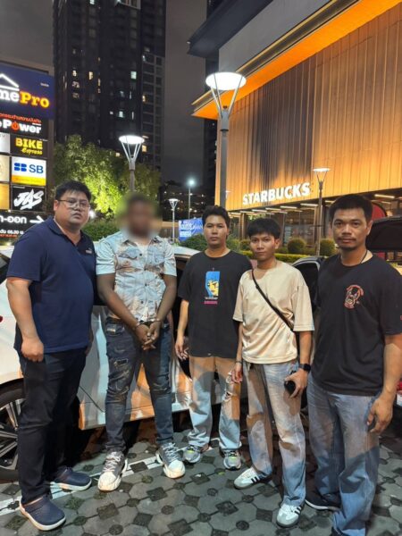 สืบ สน.วัดพระยาไกร ชุดปฏิบัติการ 2 จับกุมหนุ่มไนจีเรียพร้อมโคเคน 7 ถุง คาลานจอดรถห้างค้าปลีกชื่อดังย่านพระราม 3
