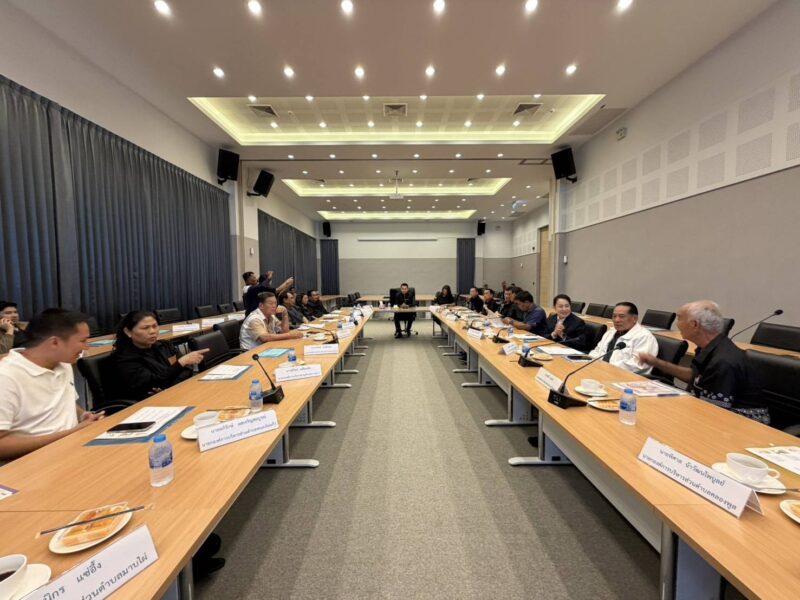 ประธานชมรมนายกองค์การบริหารส่วนตำบลจังหวัดชลบุรี จัดกิจกรรมประชุมสัญจร