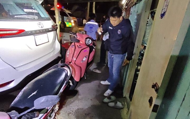 ปทุมธานี – คนร้ายบุกยิงหนุ่มขับรถส่งพัสดุเจ็บสาหัสคาบ้านแฟนสาว