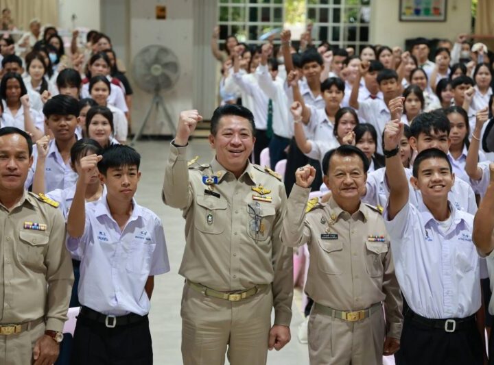 พิษณุโลก – อบจ.พิษณุโลก มอบทุนการศึกษาและทุนช่วยเหลือนักเรียนผู้ยากจนหรือผู้ด้อยโอกาส ประจำปีงบประมาณ 2569 ตามนโยบาย “เด็กพิษณุโลกฝันให้ไกล ไปให้ถึง” 392 ทุน