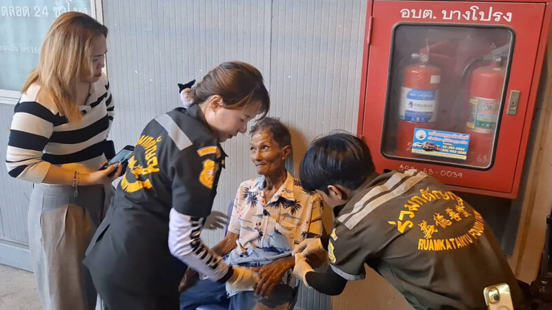 ลุงวัย 75 ถูกไม้หน้าสามฟาดหัวแตก หลังไปให้อาหารหมาใต้ทางด่วน