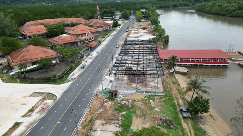 พังงา-พบโครงการก่อสร้างศูนย์รวมการท่องเที่ยวเชิงนิเวศและวัฒนธรรมทางทะเลแห่งอ่าวพังงา งบกว่า 98 ล้านบาท หมดสัญญาแล้วยังสร้างไม่เสร็จ