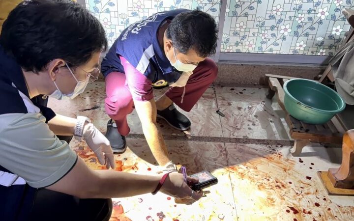 ผงะพบศพชายในบ้านพักเจอกองเลือดสะเต็มบ้านสุดท้ายได้วงจรปิดเป็นคำตอบ