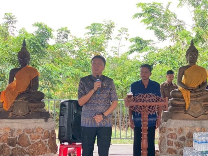 อำเภอคลองเขื่อน จัดกิจกรรมตามโครงการ “บวร ร้อยใจ สวมผ้าไทยใส่บาตร วัด ประชา รัฐ สร้างสุข”