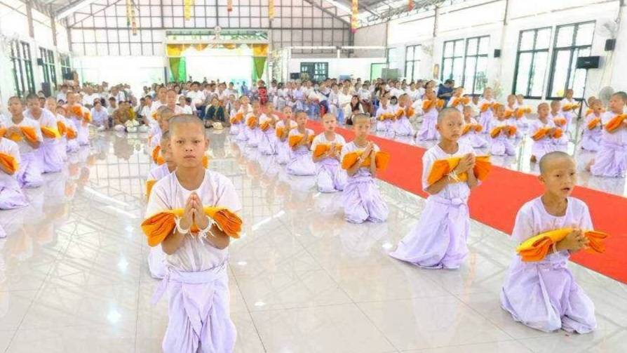 ปทุมธานี – ขยายผลสู่เชียงใหม่บรรพชาสามเณรแม่แตง 71 รูป ปั้นเยาวชนต้นแบบ