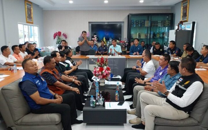 ปทุมธานี – นายกแจ๊ส เร่งรับมือฤดูกาลน้ำหลาก หวั่นประตูระบายน้ำ คลองขุดใหม่ เสร็จไม่ทัน เตรียมแผนสำรองช่วยชาวลาดหลุมแก้ว