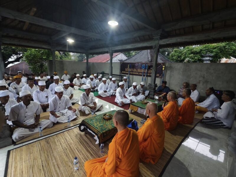 ปทุมธานี – พระไทยเผยแพร่ธรรมะสู่บาหลี สานสัมพันธ์นักบวชชาวฮินดูผ่านสมาธิและแผ่เมตตา