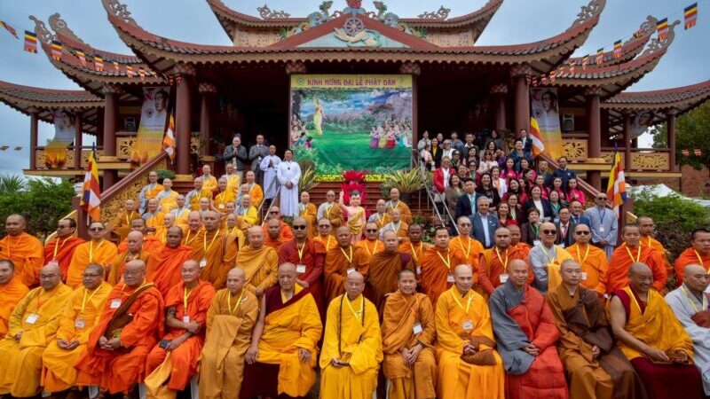 ปทุมธานี – ชาวพุทธนานาชาติกว่า 1,000 คน ร่วมฉลองวันวิสาขบูชาโลก ที่วัดมินกวาง ออสเตรเลีย