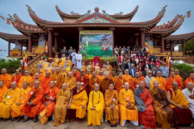 ปทุมธานี – ชาวพุทธนานาชาติกว่า 1,000 คน ร่วมฉลองวันวิสาขบูชาโลก ที่วัดมินกวาง ออสเตรเลีย