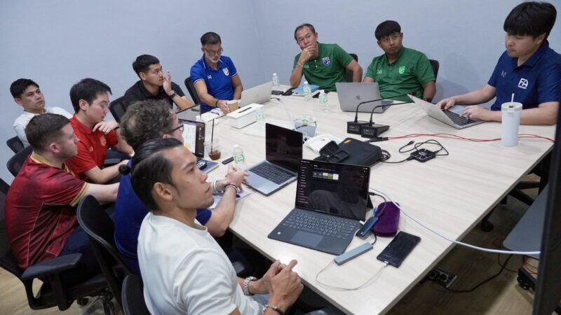 “แอนโธนี ฮัดสัน” ประชุมร่วม “ธวัชชัย ดำรงอ่องตระกูล” วางแผนทีมชาติไทย ชุดใหญ่-U23 ฟีฟ่า เดย์ มิถุนายน 2569
