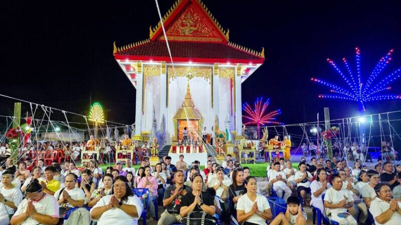 อดีต สส.มานิตย์ กังสดาร ภาวสุทธิ์ พร้อมนายกฉัตรชัย นายกนครบ้านสวน ผู้นำท้องที่ ผู้นำท้องถิ่นและพี่น้องประชาชน ร่วมทอดผ้าป่าสามัคคีวัดนาเขื่อน สมทบทุนจัดซื้อที่ธรณีสงฆ์ สืบทอดพระพุทธศาสนา บรรยากาศเปี่ยมด้วยพลังแห่งศรัทธาและความสามัคคีอย่างอบอุ่น ณ วัดนาเขื่อนเมื่อ