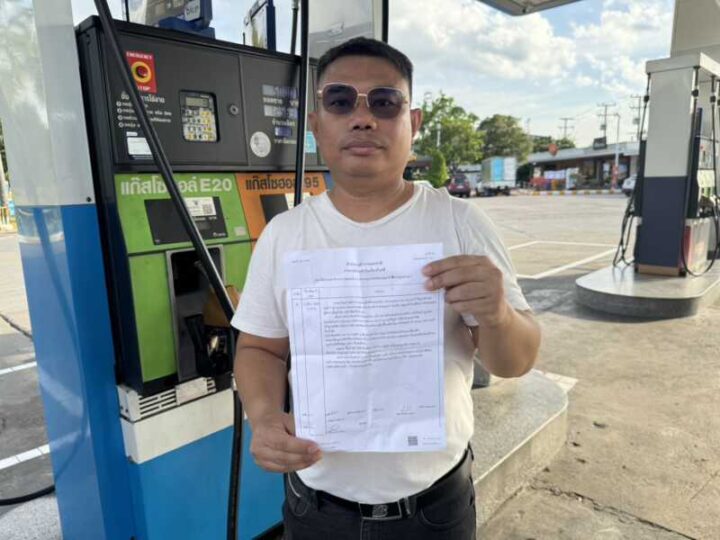 ปทุมธานี – เด็กปั๊มร้องหนุ่มมินิคูเปอร์ชิ่งค่าน้ำมันทิ้งภาระพนักงานจ่ายแทนมีภาพวงจรปิด