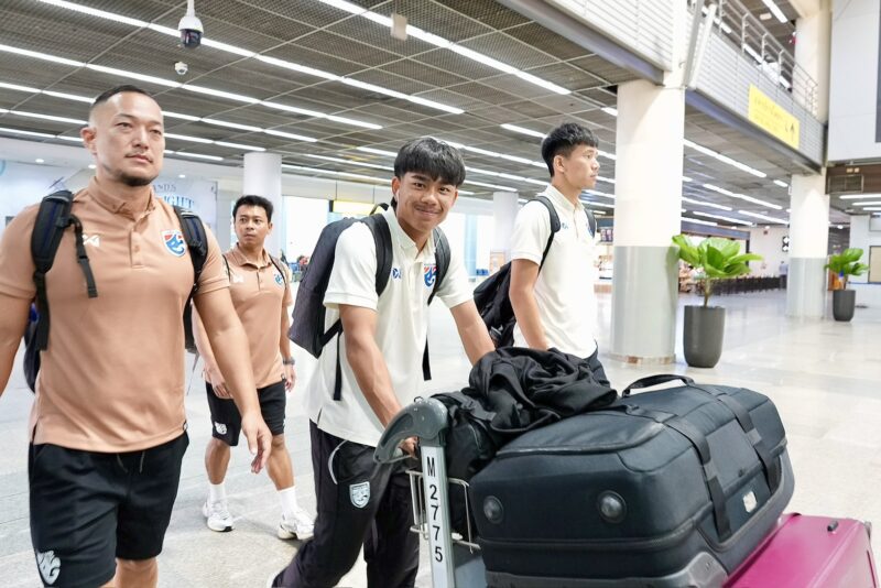 “แอนโธนี ฮัดสัน” นำทีมชาติไทย ออกเดินทางสู่จีน กระตุ้นนักเตะแสดงปฏิกิริยาตอบสนองออกมา