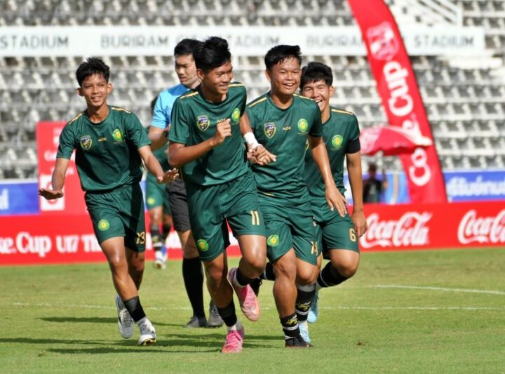 โรงเรียนกันทรารมย์ ถล่ม โรงเรียนกีฬาจังหวัดศรีสะเกษ 5-0 คว้าแชมป์ “โค้ก คัพ” โซนภาคตะวันออกเฉียงเหนือ
