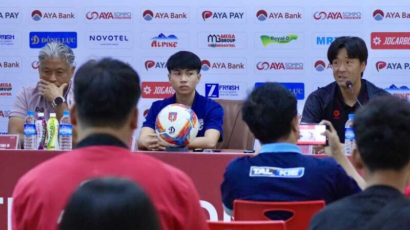 “เนติพงษ์ ศรีทองอินทร์” และ “จิราภรณ์ มงคลดี” แถลงข่าวก่อนการแข่งขันฟุตบอลหญิงอุ่นเครื่องในช่วงปฏิทินฟีฟ่า เดย์ เดือนมิถุนายน