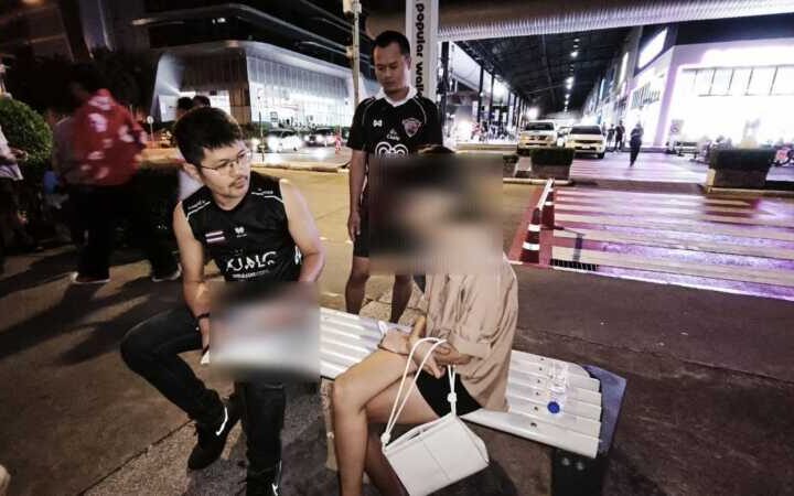 จับคาหนังคาเขา! ตำรวจคอมมาโด บุกรวบแก๊งค้าบัญชีม้าคาห้างย่านเมืองทองธานี ยึดของกลางพร้อมสมุดบัญชีนิติบุคคล สารภาพทำเป็นขบวนการหวังฟันกำไร