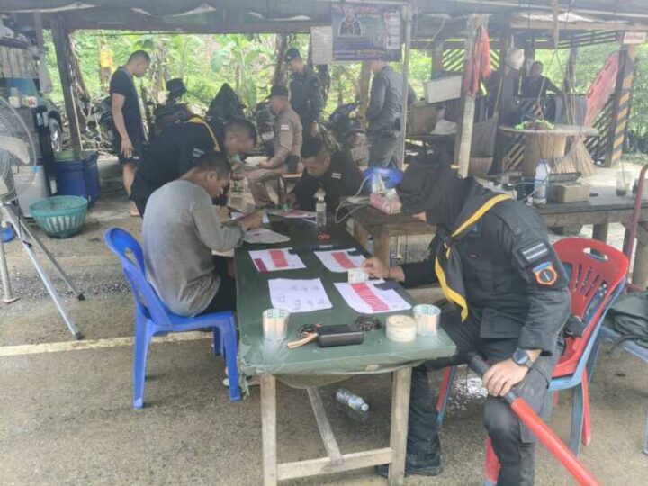 ท่าสองยาง ทหารพราน 35 -ตชด.334 จับยาบ้าหนุ่มไทยควบเก๋ง – หญิงเมียนมาขายข้ามฝั่ง