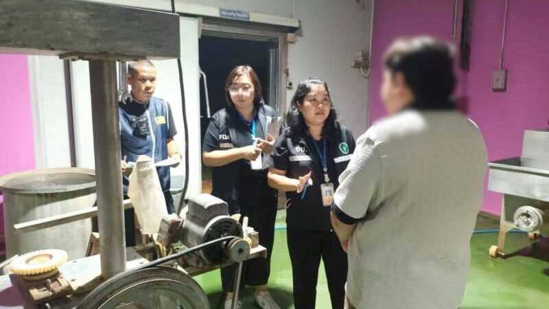 ทลายโรงงานเถื่อนผลิตหมูยอ-ลูกชิ้นส่งขายทั่วประเทศ ยึดของกลางกว่า 7 ล้าน