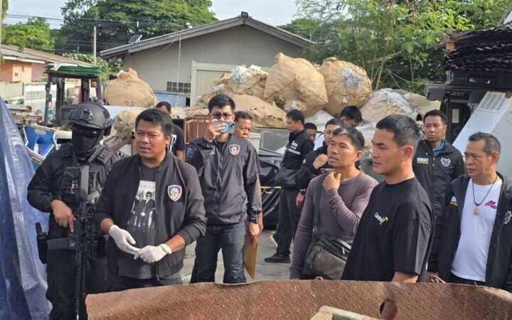 “สงกรานต์” นำทีมบุกทลายแก๊งลักตัดสายไฟเสาสัญญาณมือถือ เสียหายกว่า 10 ล้าน ขยายผลรวบร้านรับซื้อของเก่าเอี่ยวรับทองแดงเถื่อน