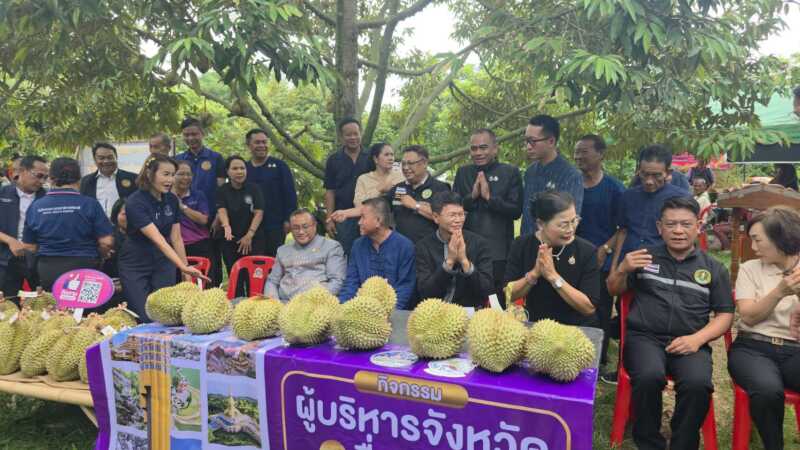 ผู้ว่าฯร้อยเอ็ด พาสื่อและครีเอเตอร์ ปักหมุดสวนทุเรียนเกาะแก้วเสลภูมิ ดันซอฟต์พาวเวอร์ท่องเที่ยวเชิงเกษตร