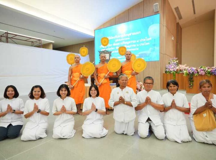 ปทุมธานี วัดพระธรรมกายร่วมมุทิตาพระภิกษุและสามเณรผู้สำเร็จเปรียญธรรม ป.ธ.9 และ ป.ธ.6 สืบสานการศึกษาพระบาลี