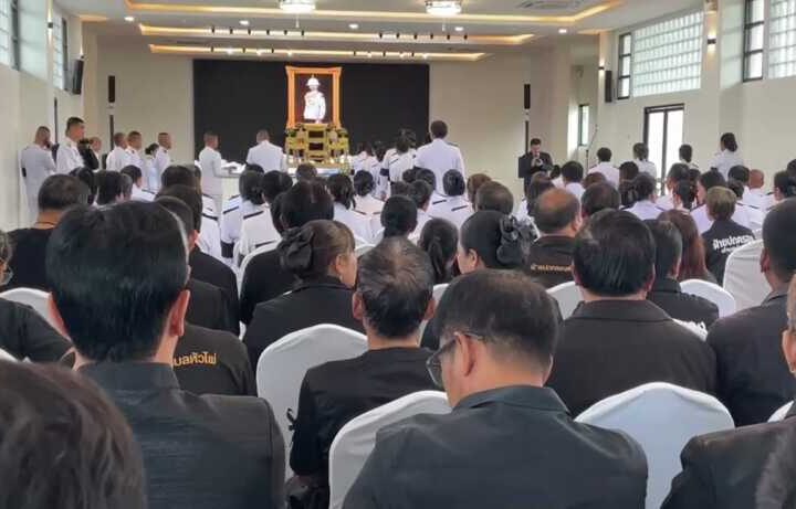 อ่างทอง จังหวัดอ่างทองประกอบพิธีถวายน้ำสรงพระศพสมเด็จพระเจ้าลูกเธอเจ้าฟ้าพัชรกิติยาภาเพื่อเป็นการถวายอาลัย และน้อมรำลึกในพระกรุณาธิคุณ