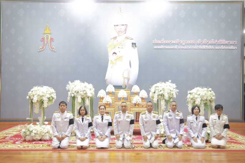 วันนี้ (16 มิ.ย. 69) เวลา 18.00 น. พล.ต.ท.กิติศักดิ์ ดุรงควิบูลย์ ผบช.ภ.6 เป็นประธานในพิธีบำเพ็ญกุศลสวดพระอภิธรรม เพื่ออุทิศถวายพระกุศลแด่สมเด็จพระเจ้าลูกเธอ เจ้าฟ้าพัชรกิติยาภา นเรนทิราเทพยวดี กรมหลวงราชสาริณีสิริพัชร มหาวัชรราชธิดา
