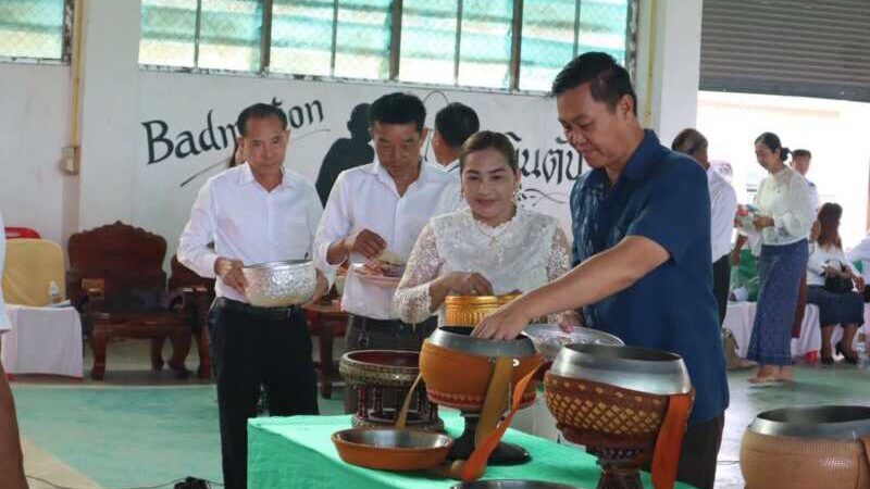 พิธีทำบุญตักบาตร เนื่องในวันสถาปนาโรงเรียนอนุบาลเทศบาลตำบลดงเย็น ประจำปีการศึกษา 2569