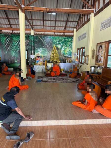 ช็อกวงการสงฆ์! บุกวัดบางเจริญ จับสึกยกวัด 4 รูป เจ้าอาวาสเสพยาบ้า-พระขายกัญชา ซุกต่างด้าวเถื่อนคากุฏิ
