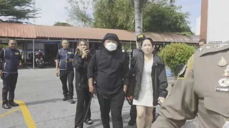 ปปป.คุมตัวปลัดจังหวัดภูเก็ตส่งศาลทุจริตภาค 9 สอบเพิ่มปมถูกกล่าวหาเรียกรับเงินช่วยสอบบรรจุท้องถิ่น – “บิ๊กเต่า” ยังอุบเงียบเผยเตรียมแถลงใหญ่