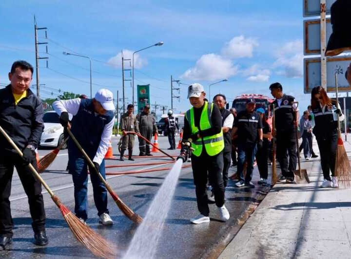 ผู้ว่าฯ ชลบุรี นำทีมพัฒนาภูมิทัศน์บางละมุง สานต่อวาระเมืองสะอาดและเป็นระเบียบเรียบร้อย