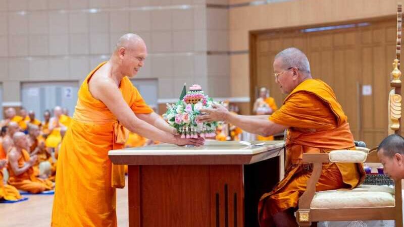 ปทุมธานี วัดพระธรรมกายสนองนโยบายเจ้าคณะใหญ่หนกลาง จัดพระสังฆาธิการกว่า 1,200 รูป เจริญสมาธิภาวนา เสริมศักยภาพเผยแผ่พระพุทธศาสนา