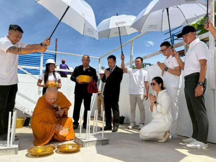 “บอสน้ำพุ” พร้อม “บอสกิ๊บ” จัดพิธีวางเสาเอกโครงการก่อสร้างโรงแรม PRIMARY WEALTHY PLUS มุ่งยกระดับบ้านบึงสู่ศูนย์กลางธุรกิจและการท่องเที่ยว