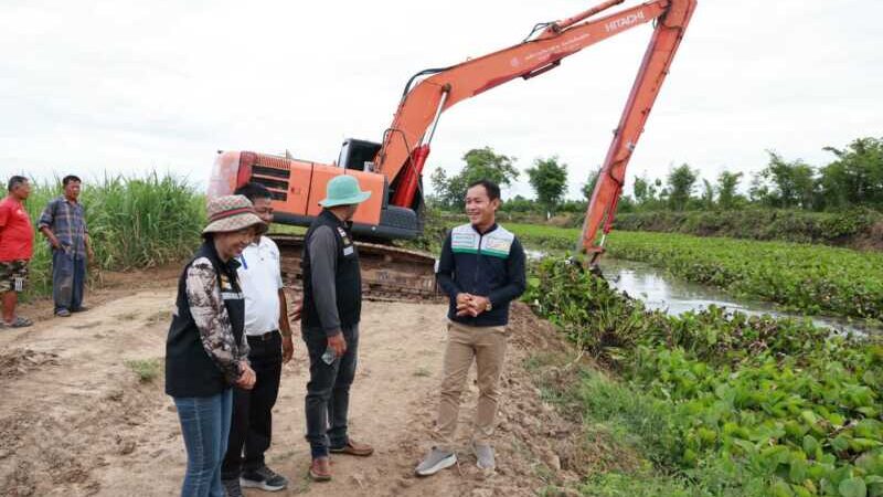 พิษณุโลก อบจ.พิษณุโลก ส่งเครื่องจักรกลเร่งขุดลอกคลองคนที ต.หนองกุลา อ.บางระกำ เตรียมพร้อมรับมือป้องกันน้ำท่วมพื้นที่เกษตรในช่วงฤดูฝน