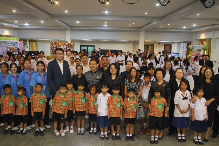 ร้อยเอ็ด – จัดมหกรรม “จังหวัดน่าอยู่สำหรับเด็ก : เมืองสร้างเด็ก เด็กสร้างเมือง” ส่งเสริมโรงเรียนปลอดภัยสำหรับเด็ก สร้างอนาคตที่มั่นคงให้เยาวชน