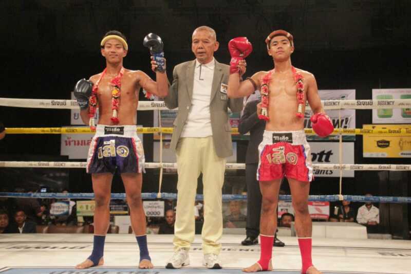 แลกอาวุธเดือด! “หัสดี” อัด “มอญขาว”น็อคยก 3 ศึก “มวยรอบปูนเสือ มวยไทยพันธุ์แท้ ครั้งที่ 25” สาย A รอบ 8 คน นัดที่สอง
