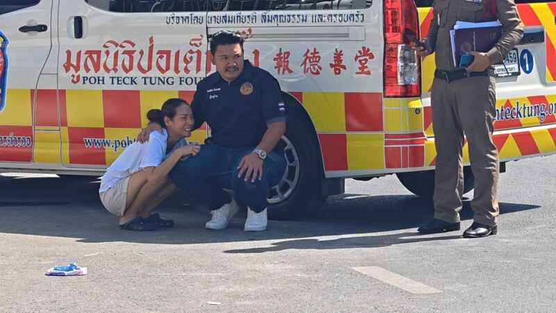 ปทุมธานี – สยองหน้าศาลากลางไรเดอร์เสียหลักมุดท้องรถขยะทับดับคาที่