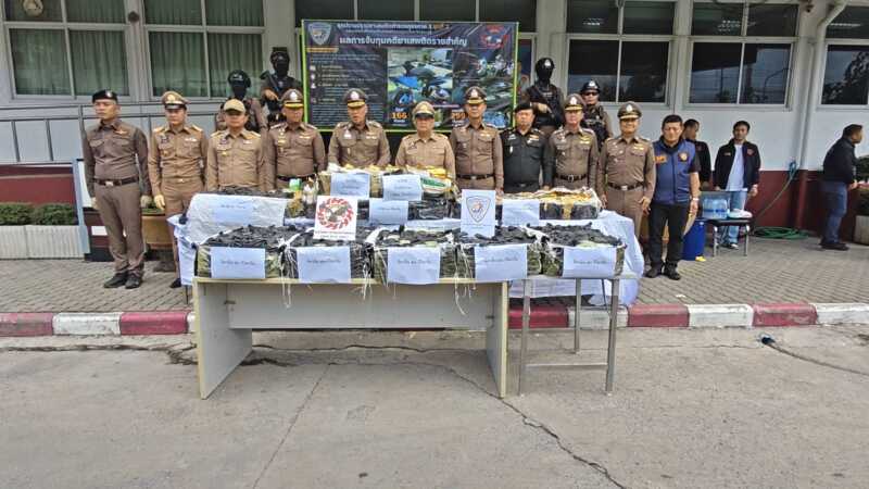 ปทุมธานี – ผบช.ภ.1สนธิกำลังทลายแก๊งหนุ่มโน้ตป.หางยาวยึดไอซ์ยาเคล็อตใหญ่เฉียด500กิโลมูลค่ากว่า100ล้านบาท