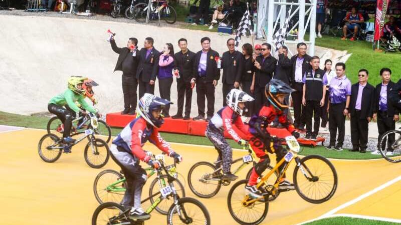 นายอำเภอทองผาภูมิปลื้มใจ BMX ไทยคึกคัก นักปั่นกว่า 400 คนแห่ชิงชัยทำเศรษฐกิจคึกคัก ขณะที่ “โกเมธ” นำทัพทีมชาติทะลุชิงตามคาด